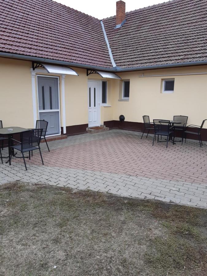 Helga Apartman Мако Экстерьер фото