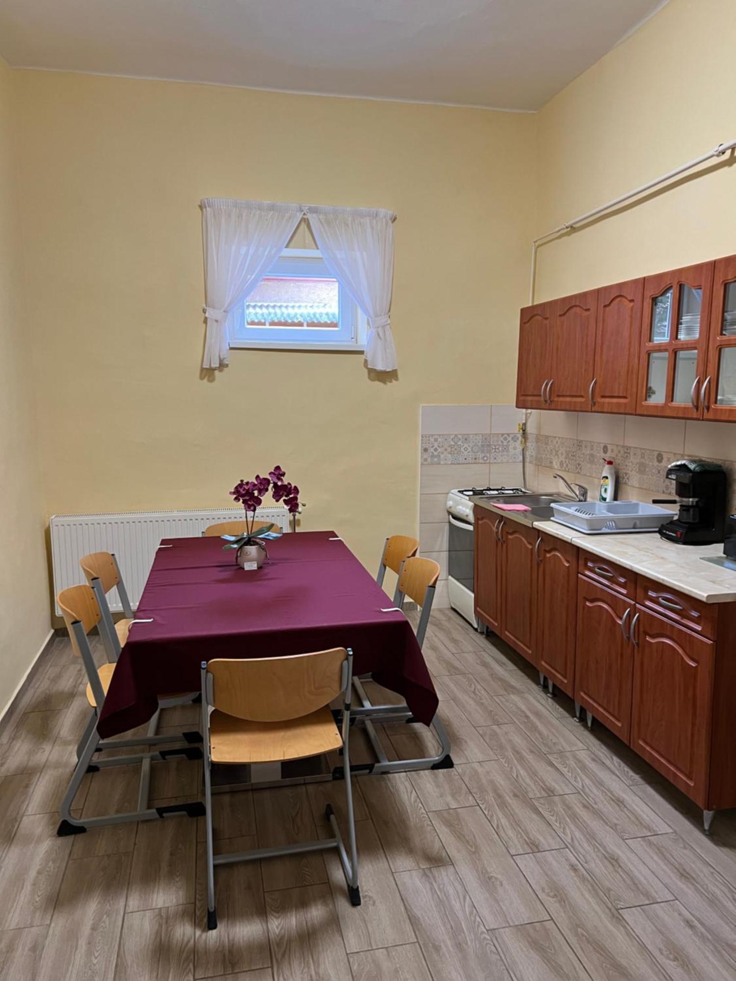 Helga Apartman Мако Экстерьер фото